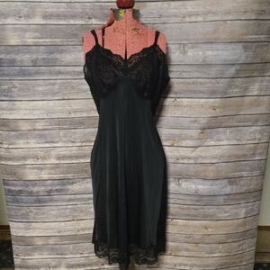 Vanity Fair Black Lace Chemise